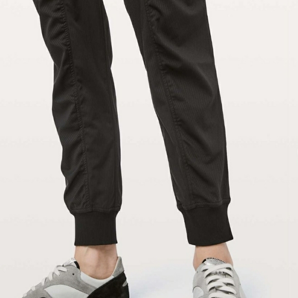 Lululemon Dance Studio Joggers - Picture 3 of 10